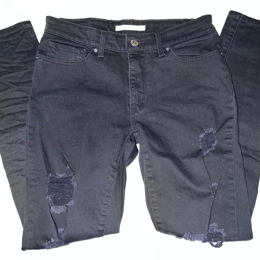 Levi’s 711 Skinny Jeans
